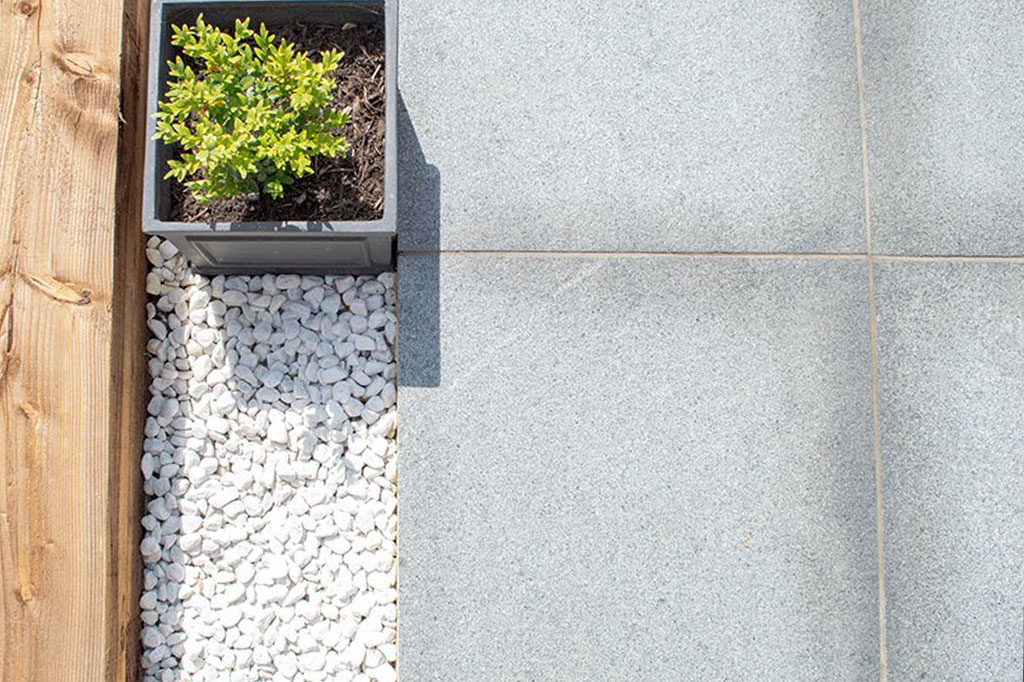 Picture-Framing-Stains-Granite-Paving